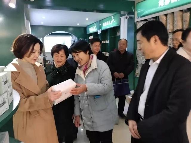 南阳市政协副主席王黎生调研南阳艾草产业